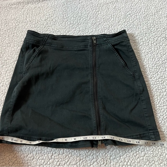 American Eagle Super Stretch Black Skirt - Picture 8 of 8